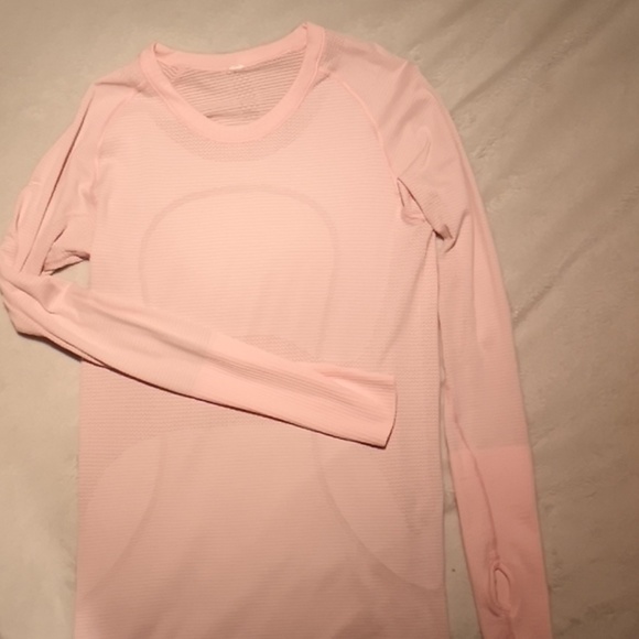 lululemon athletica Tops - 🥰2 for $30🥰 Lululemon baby pink shirt.